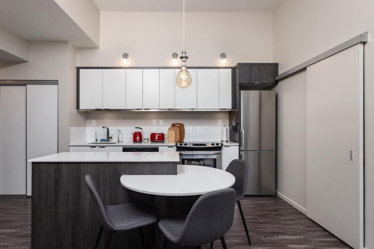 Corner Nest - Luxury Brand New Top Floor 2Bedroom Condo Kelowna Buitenkant foto
